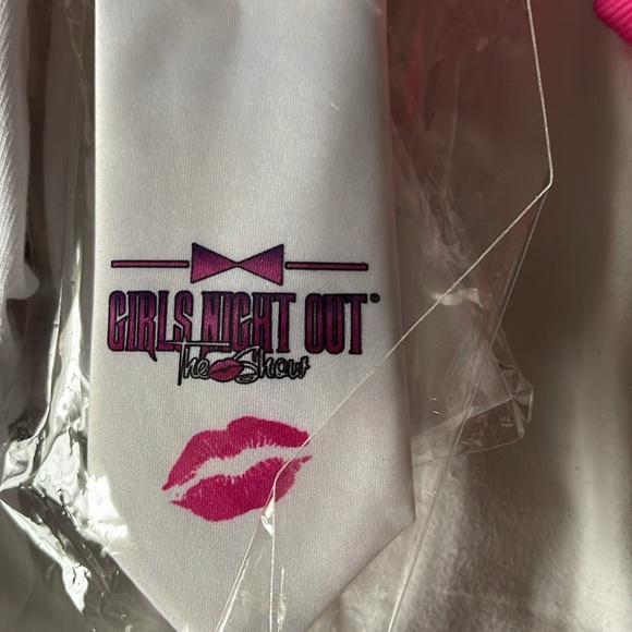 Girl’s Night Out Set - Picture 3 of 12